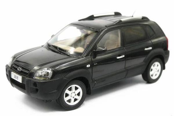 2009 Hyundai Tucson 1:18 Scale Diecast SUV Model