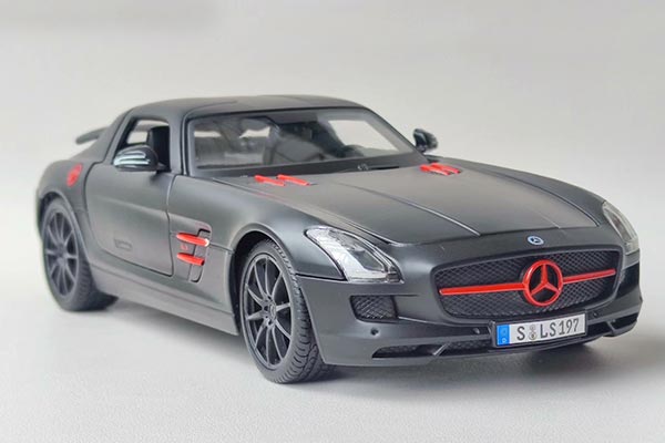 Mercedes Benz SLS AMG 1:18 Scale Diecast Car Model Matte Black [SD01H157]
