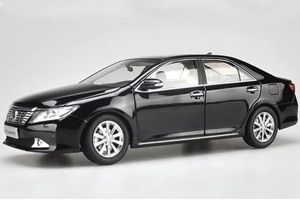 2012 Toyota Camry 1:18 Scale Diecast Car Model