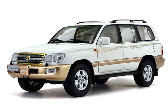 Toyota Land Cruiser LC100 V8 VX-R 1:18 Scale Diecast SUV Model