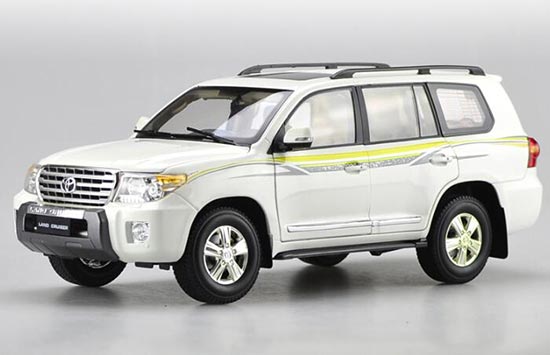 2012 Toyota Land Cruiser LC200 VXR 1:18 Scale Diecast SUV Model