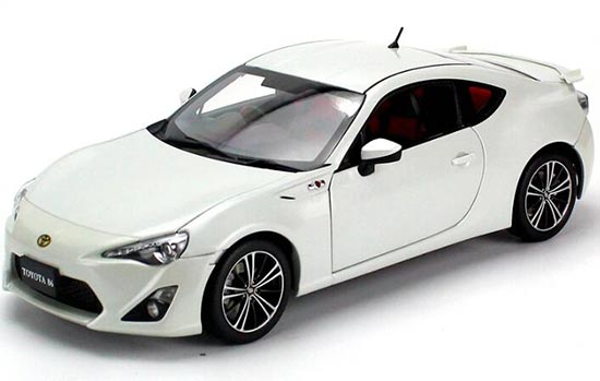 2013 Toyota 86 GT Limited 1:18 Scale Diecast Car Model