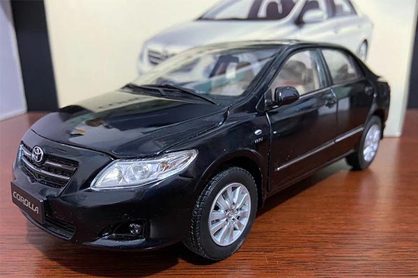 2008 Toyota Corolla 1:18 Scale Diecast Car Model Deep Blue