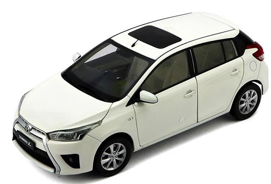 2015 Toyota Yaris L 1:18 Scale Diecast Car Model