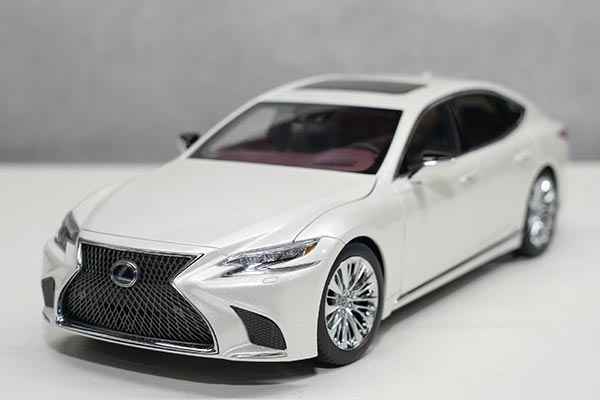 2018 Lexus LS 500h 1:18 Scale Diecast Car Model