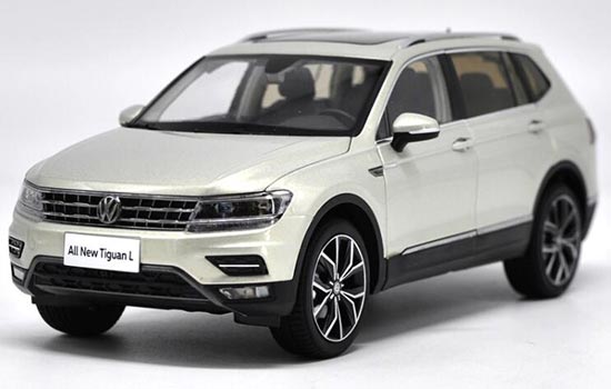 2017 Volkswagen Tiguan L 1:18 Scale Diecast SUV Model