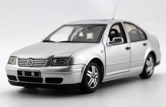 2004 Volkswagen Bora 1:18 Scale Diecast Car Model