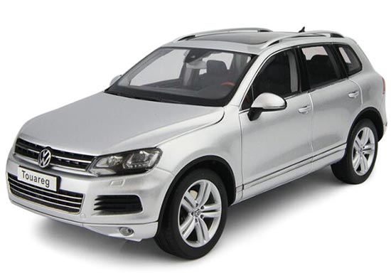 2010 Volkswagen Touareg 1:18 Scale Diecast SUV Model