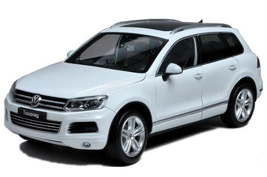 2011 Volkswagen Touareg 1:18 Scale Diecast SUV Model