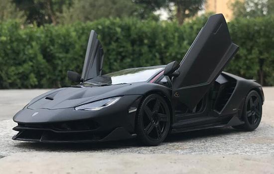 Lamborghini Centenario LP770-4 1:18 Diecast Model Matte Black