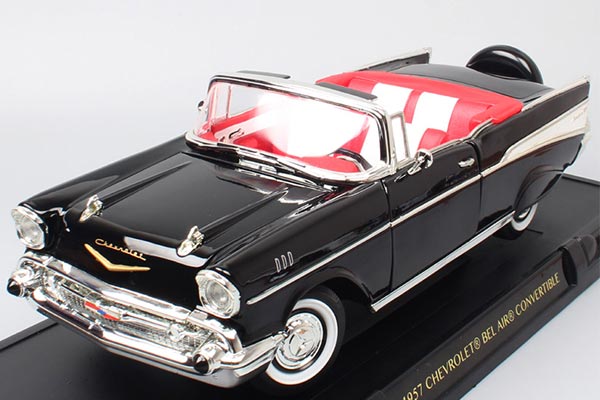 1957 Chevrolet Bel Air Convertible 1:18 Diecast Car Model