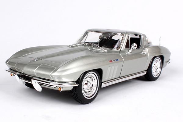 1965 Chevrolet Corvette 1:18 Scale Diecast Car Model