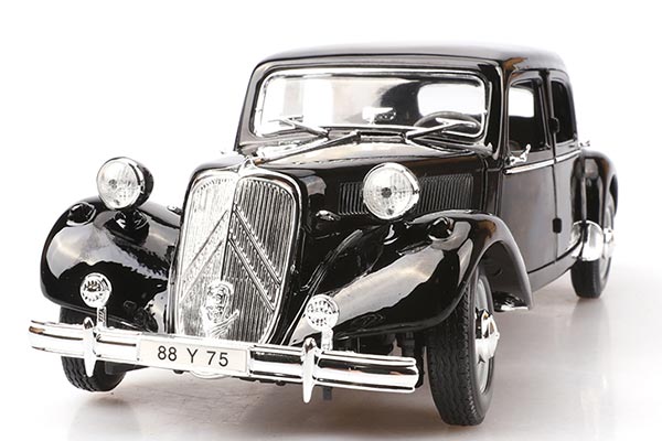 1952 Citroen 15CV 6 Cyl 1:18 Scale Diecast Car Model Black