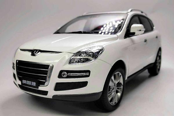 2011 Luxgen 7 SUV Diecast Model 1:18 Scale Golden