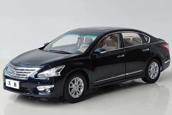 2013 Nissan Teana Diecast Car Model 1:18 Scale Black