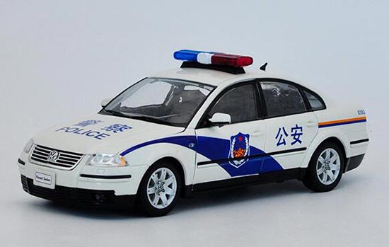 Volkswagen Passat Sedan Diecast Police Car Model 1:18 White
