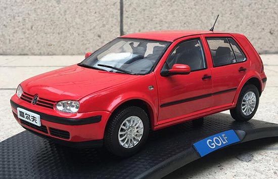 2004 Volkswagen Golf Diecast Car Model 1:18 Scale