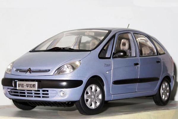 2004 Citroen Xsara Picasso MPV Diecast Model 1:18 Blue-Silver