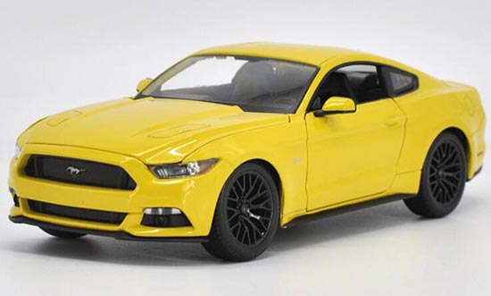 2015 Ford Mustang GT Diecast Car Model 1:18 Scale