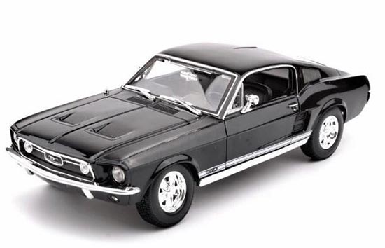 1967 Ford Mustang GTA Fastback Diecast Car Model 1:18 Scale