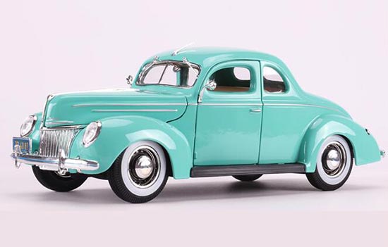 1939 Ford Deluxe Coupe Diecast Car Model 1:18 Scale Blue