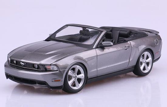 2010 Ford Mustang GT Diecast Car Model 1:18 Scale Silver