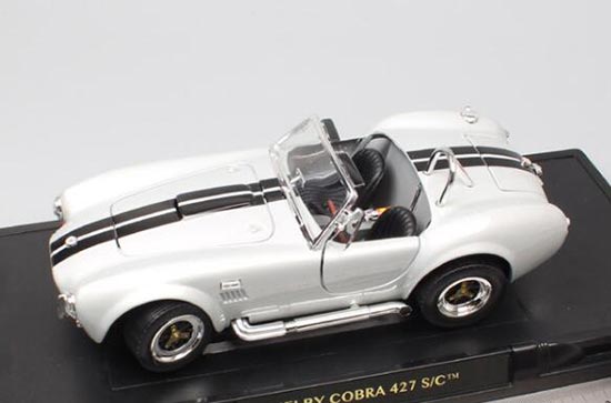 1964 Ford Shelby Cobra 427 S/C Diecast Car Model 1:18 Silver