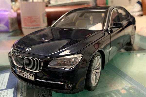 2009 BMW 7 Series 750Li Car Diecast Model 1:18 Scale