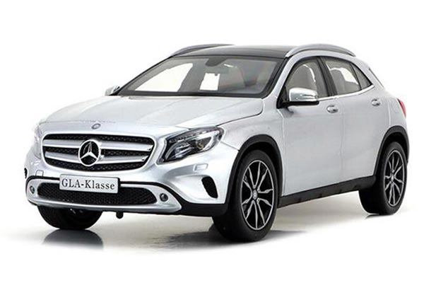 2015 Mercedes Benz GLA-Class SUV Diecast Model 1:18 Scale