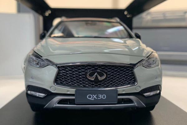 2017 Infiniti QX30 SUV Diecast Model 1:18 Scale White