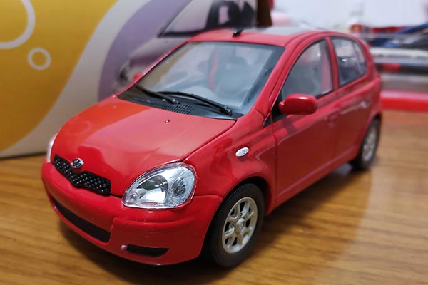 2004 FAW Vizi Diecast Car Model 1:18 Scale