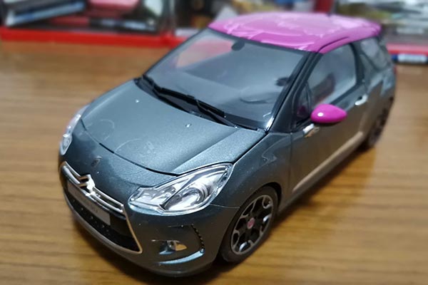 2012 DS3 Diecast Car Model Pink Car Roof 1:18 Scale Gray