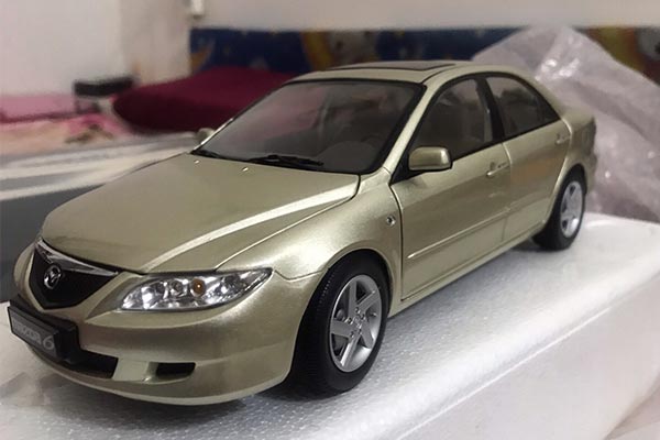 2004 Mazda 6 Diecast Car Model 1:18 Scale