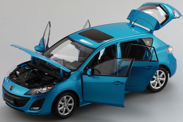 2012 Mazda 3 Hatchback Diecast Car Model 1:18 Scale Blue