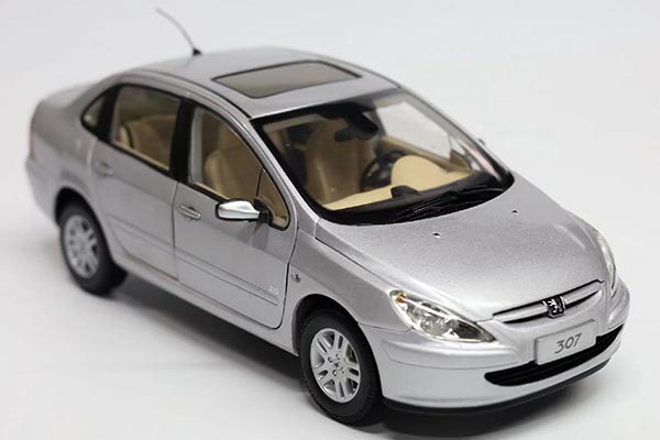 2004 Peugeot 307 Sedan Diecast Car Model 1:18 Scale