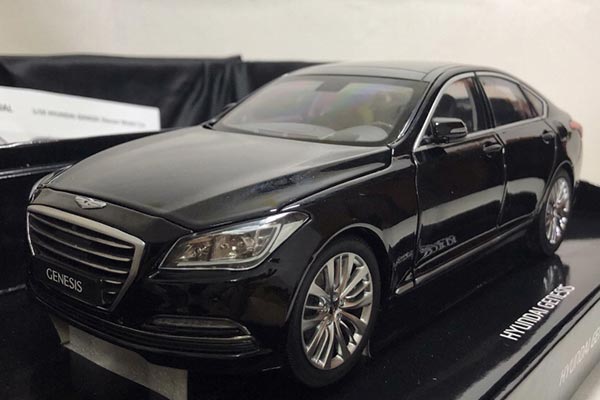 2013 Hyundai Genesis Diecast Car Model 1:18 Scale