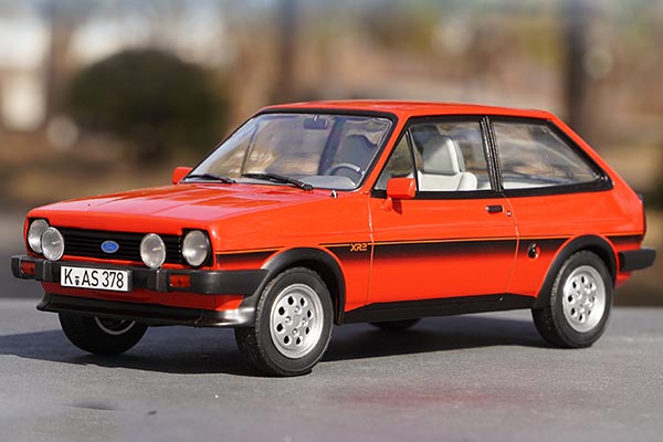 Ford Fiesta XR2 Diecast Car Model 1:18 Scale Red