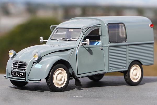 1966 Citroen 2CV Fourgonnette Diecast Model 1:18 Blue-Gray