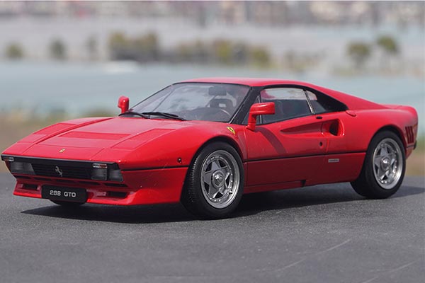 1984 Ferrari 288 GTO Diecast Car Model 1:18 Scale Red