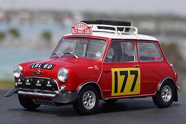 1967 BMC Morris Cooper S Diecast Car Model 1:18 Scale Red