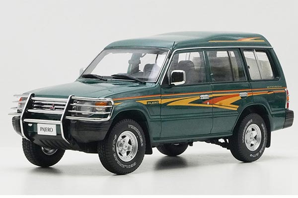 1998 Mitsubishi Pajero SUV 1:18 Scale Diecast Model