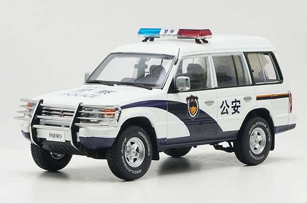 1998 Mitsubishi Pajero Diecast Police Model 1:18 Scale White