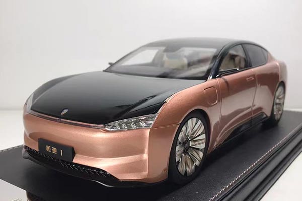 Hengchi One Diecast Car Model 1:18 Scale Golden