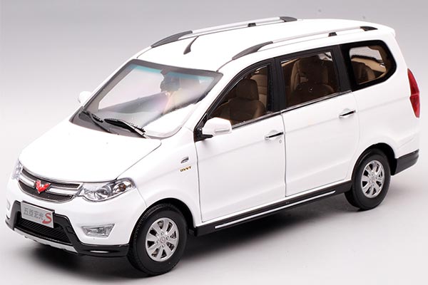 2013 Wuling Hongguang S MPV Diecast Model 1:18 Scale