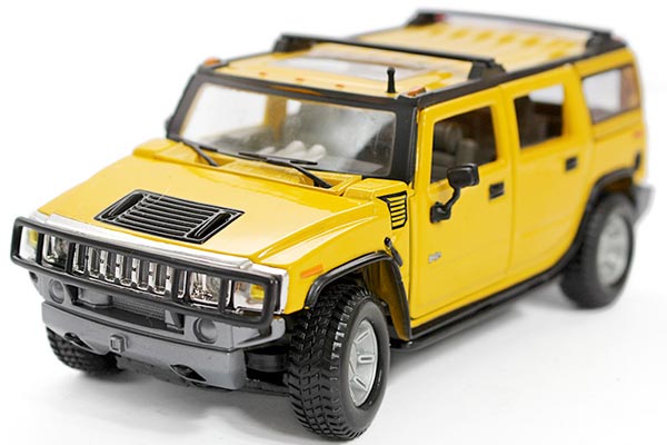 2003 Hummer H2 SUV Diecast Model 1:18 Scale
