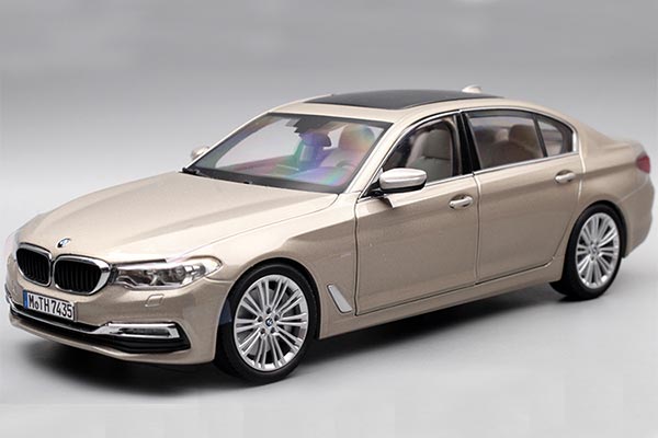 2018 BMW 5 Series Sedan G30 Diecast Car Model 1:18 Scale