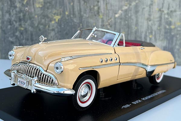 1949 Buick Riviera Roadmaster Diecast Model 1:18 Creamy Yellow