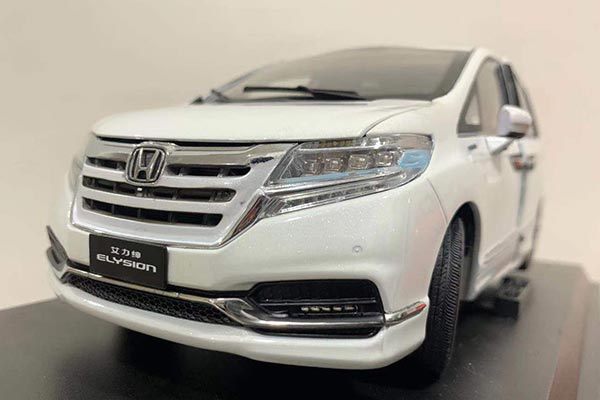 2019 Honda Elysion Hybird MPV Diecast Model 1:18 Scale White