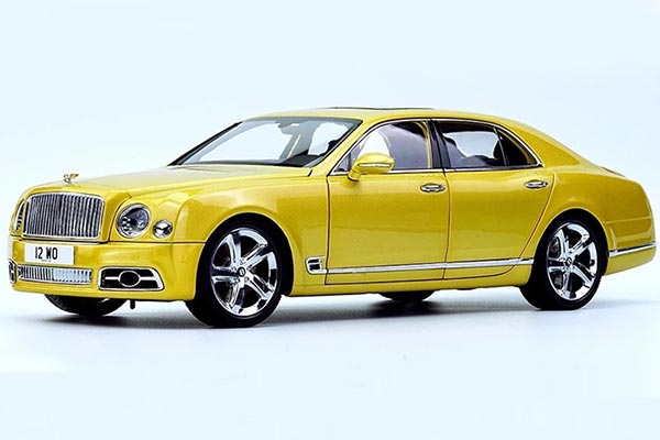 2017 Bentley Mulsanne Speed Diecast Car Model 1:18 Scale Golden