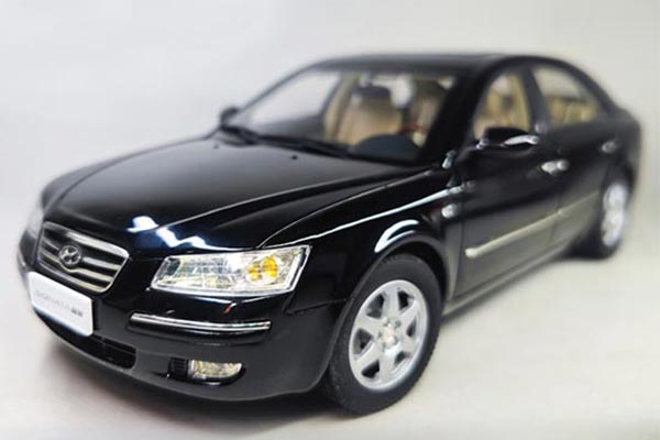 2006 Hyundai Sonata NF Diecast Car Model 1:18 Scale Black